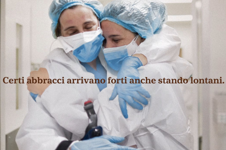Mulino Bianco promuove le confezioni di Abbracci per gli infermieri con un video di Publicis Italy