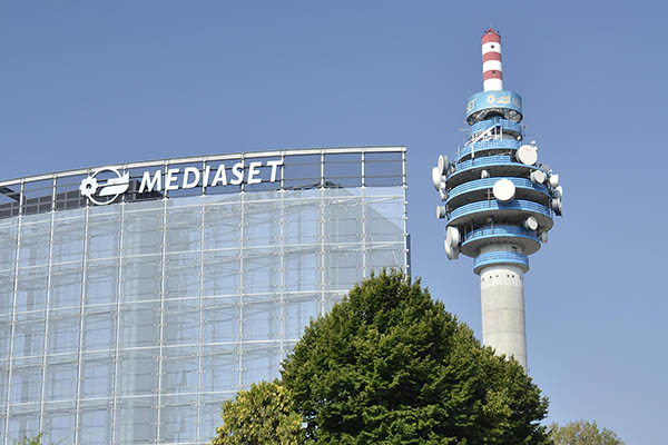 Mediaset: nel 2021 pubblicità a +14,4%  e utile di 374 milioni, doppio rispetto al pre-Covid