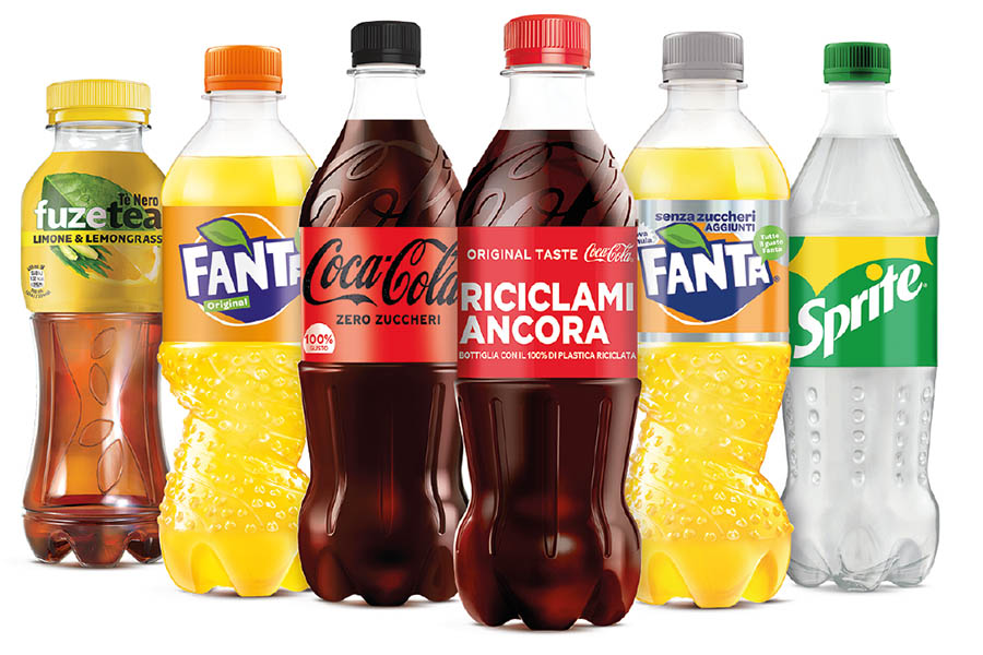 Coca-Cola introduce in Italia le nuove bottiglie realizzate con il 100% di  plastica riciclata
