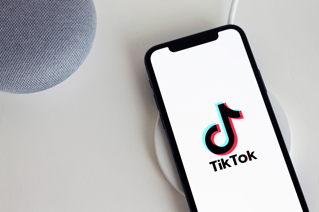 Nielsen e TikTok avviano collaborazione per offrire insight ai marketer