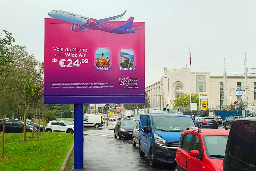 Wizz Air prende il volo sugli impianti ooh di Clear Channel Italia