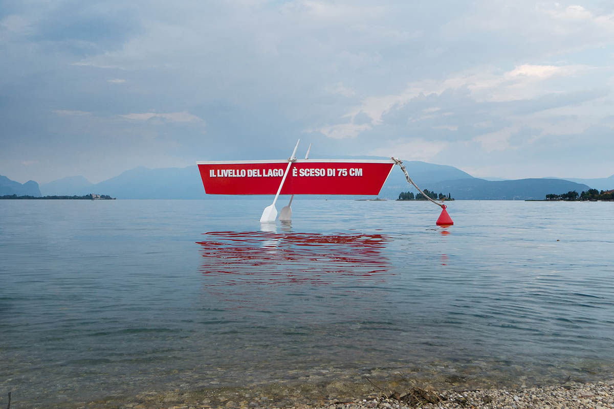 Con una barca sospesa sul Garda E.On lancia la nuova campagna per rendere l’Italia più verde