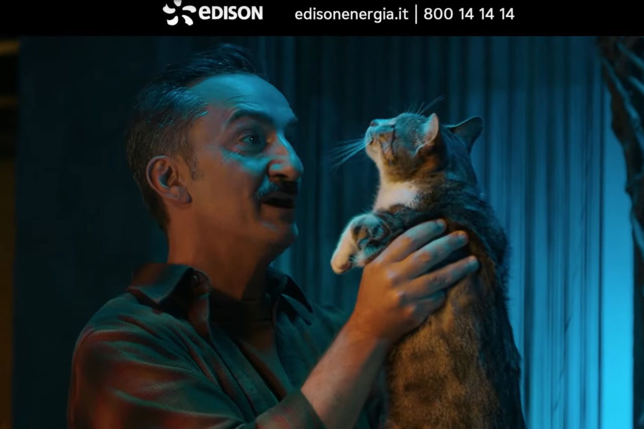 Pubblicità Edison: Nicola Savino e il gatto Eddy nel nuovo spot