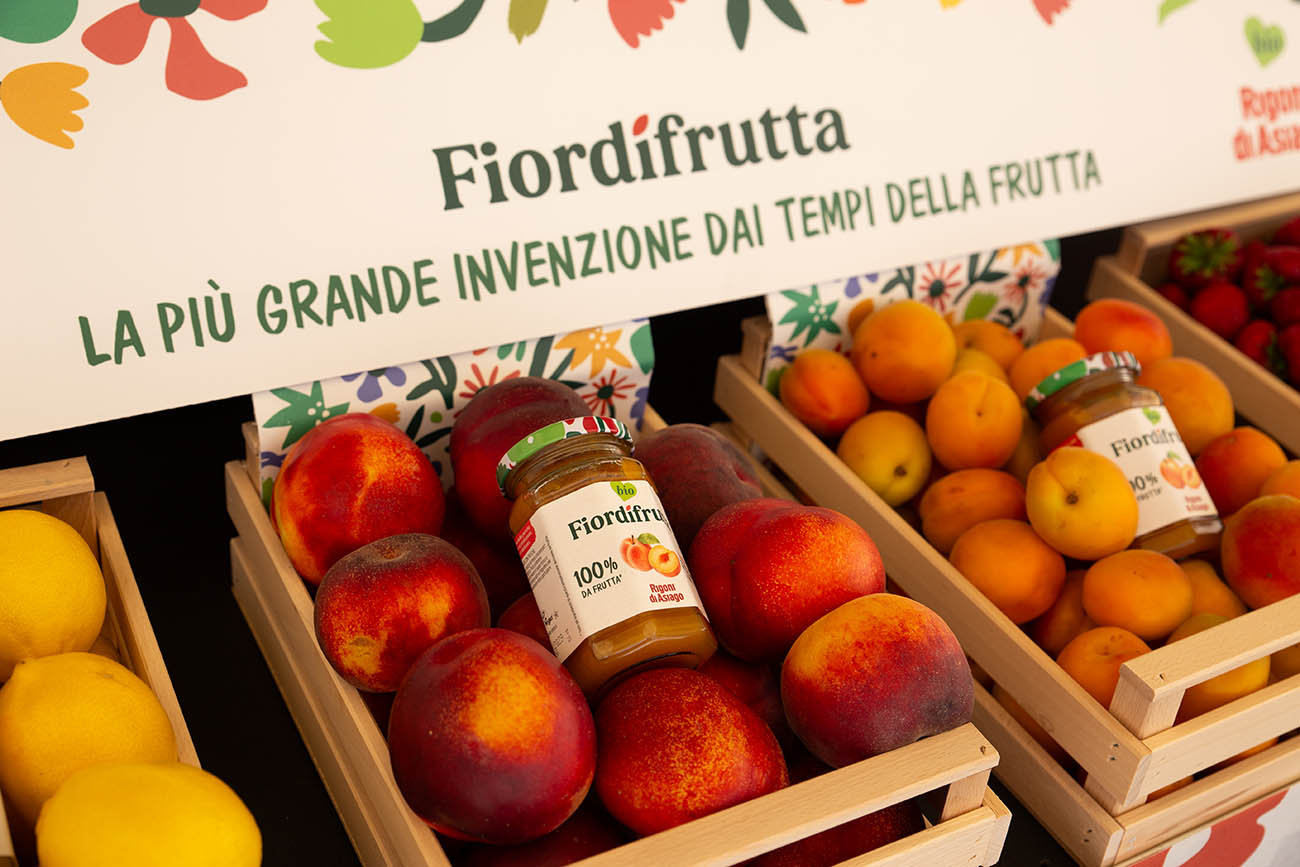 Fiordifrutta - Rigoni di Asiago affida la creatività ad Al.Ta, che trasforma i fruttivendoli di Milano in media Fiordifrutta - Rigoni di Asiago affida la creatività ad Al.Ta, che trasforma i fruttivendoli di Milano in media