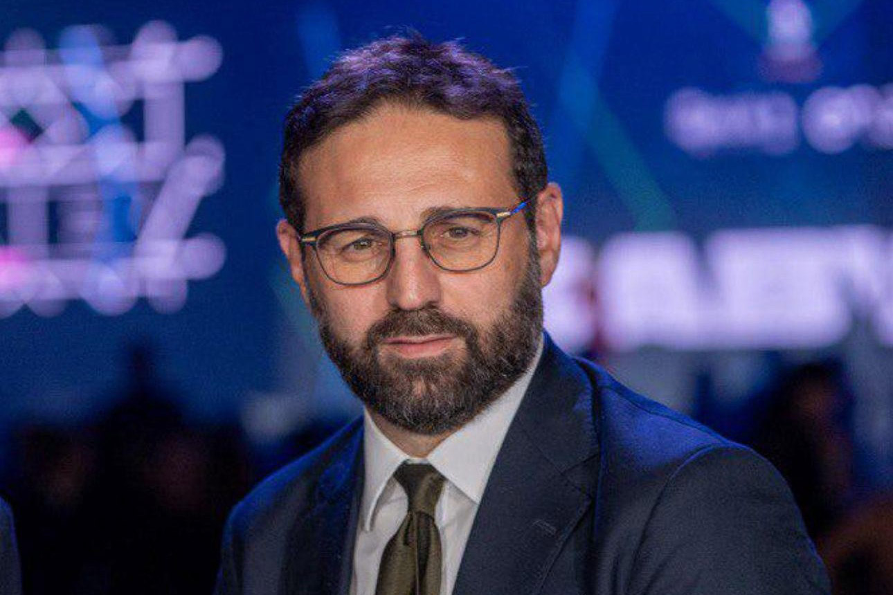 Giuseppe De Bellis sarà direttore responsabile de Il Sole 24 Ore dal 7 dicembre Giuseppe De Bellis sarà direttore responsabile de Il Sole 24 Ore dal 7 dicembre